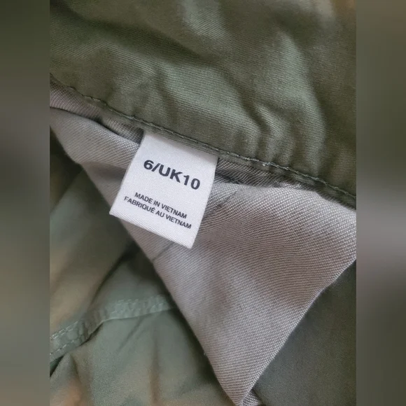 Urban Outfitters BDG Size 6 Cargo Pants w/ Gold Stitch - Picture 4 of 4